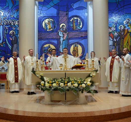 Biskup Šaško predvodio slavlje župne svetkovine Svih svetih u Sesvetama